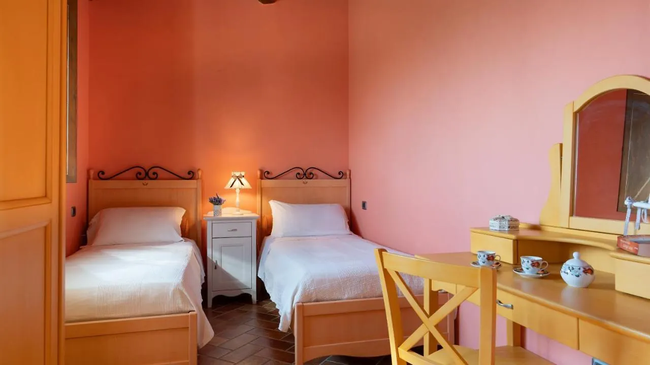 Peruccio 4, Emma Villas Volterra