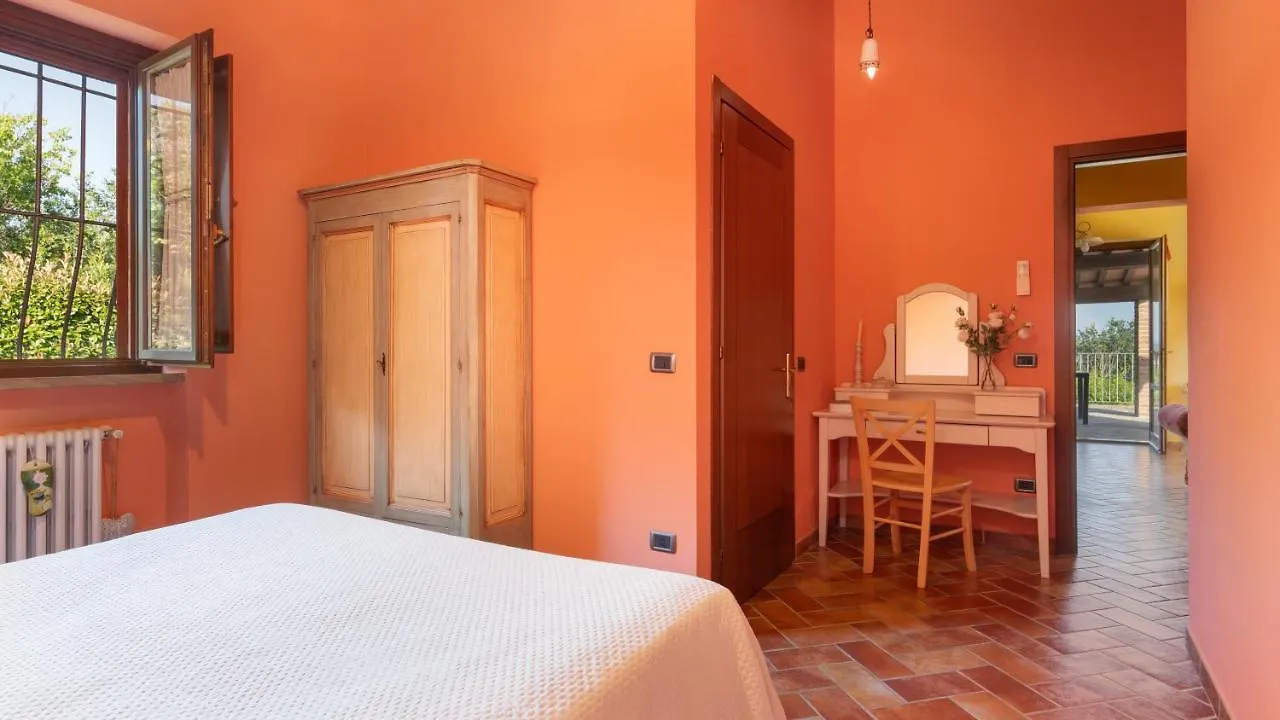 Peruccio 4, Emma Villas Volterra