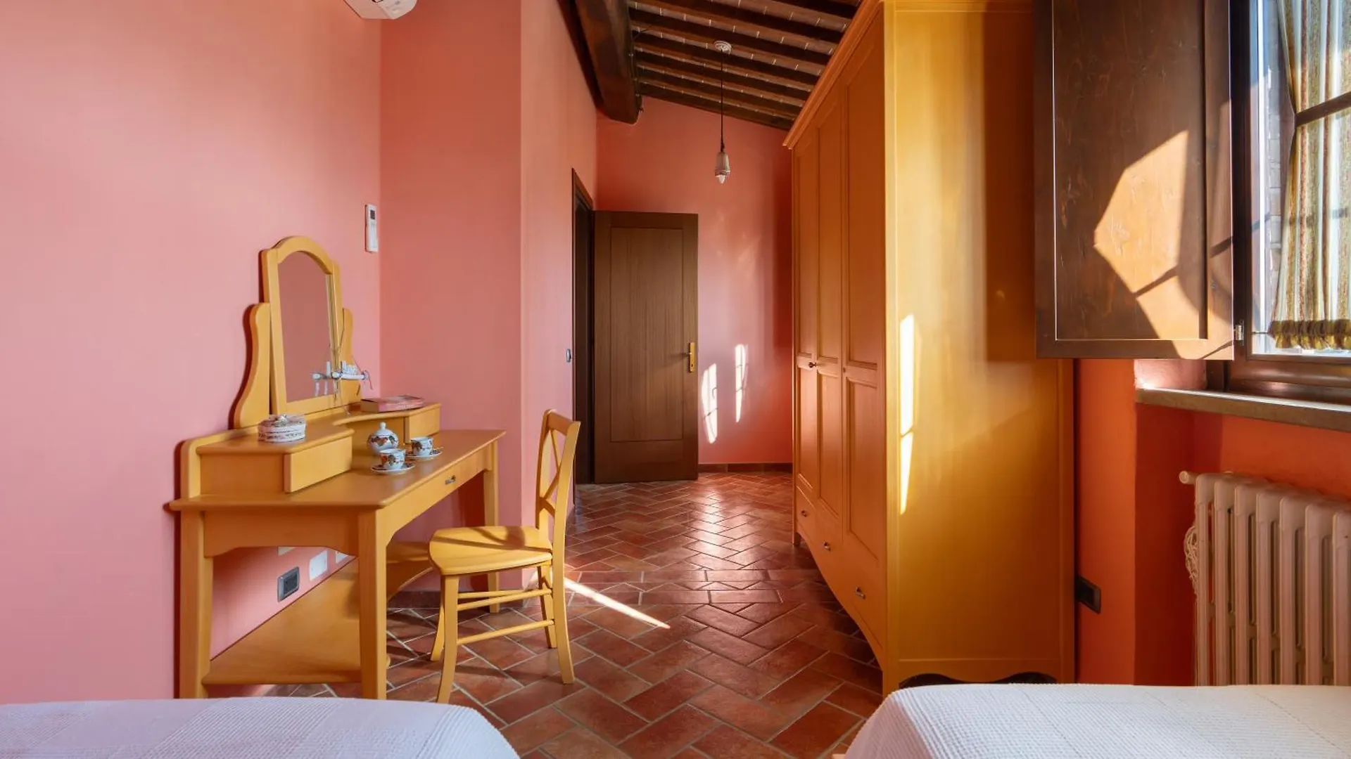 Peruccio 4, Emma Villas Volterra