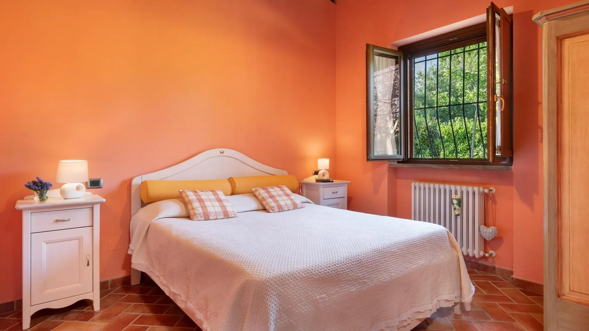 Peruccio 4, Emma Villas Volterra