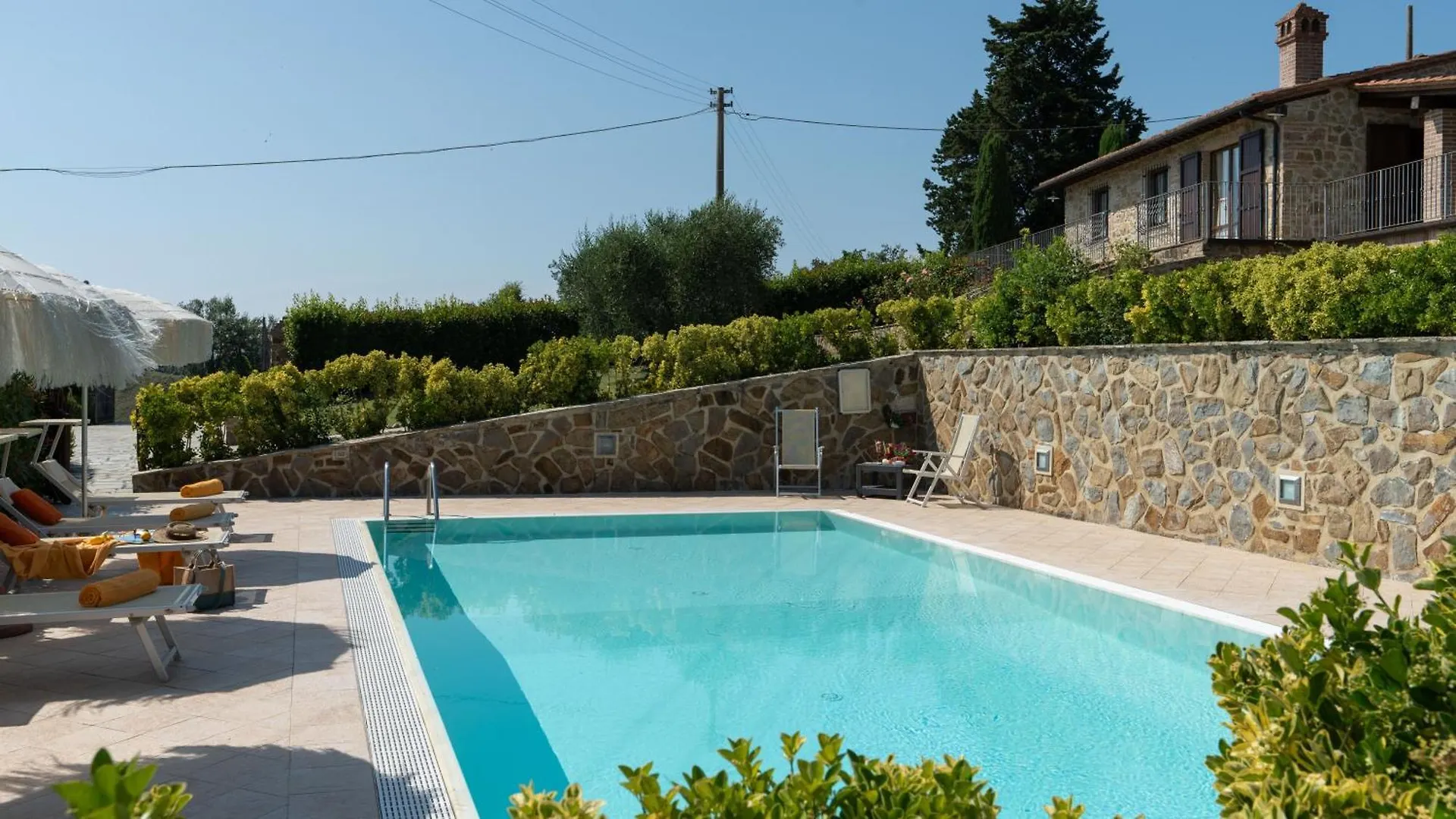 Peruccio 4, Emma Villas Volterra